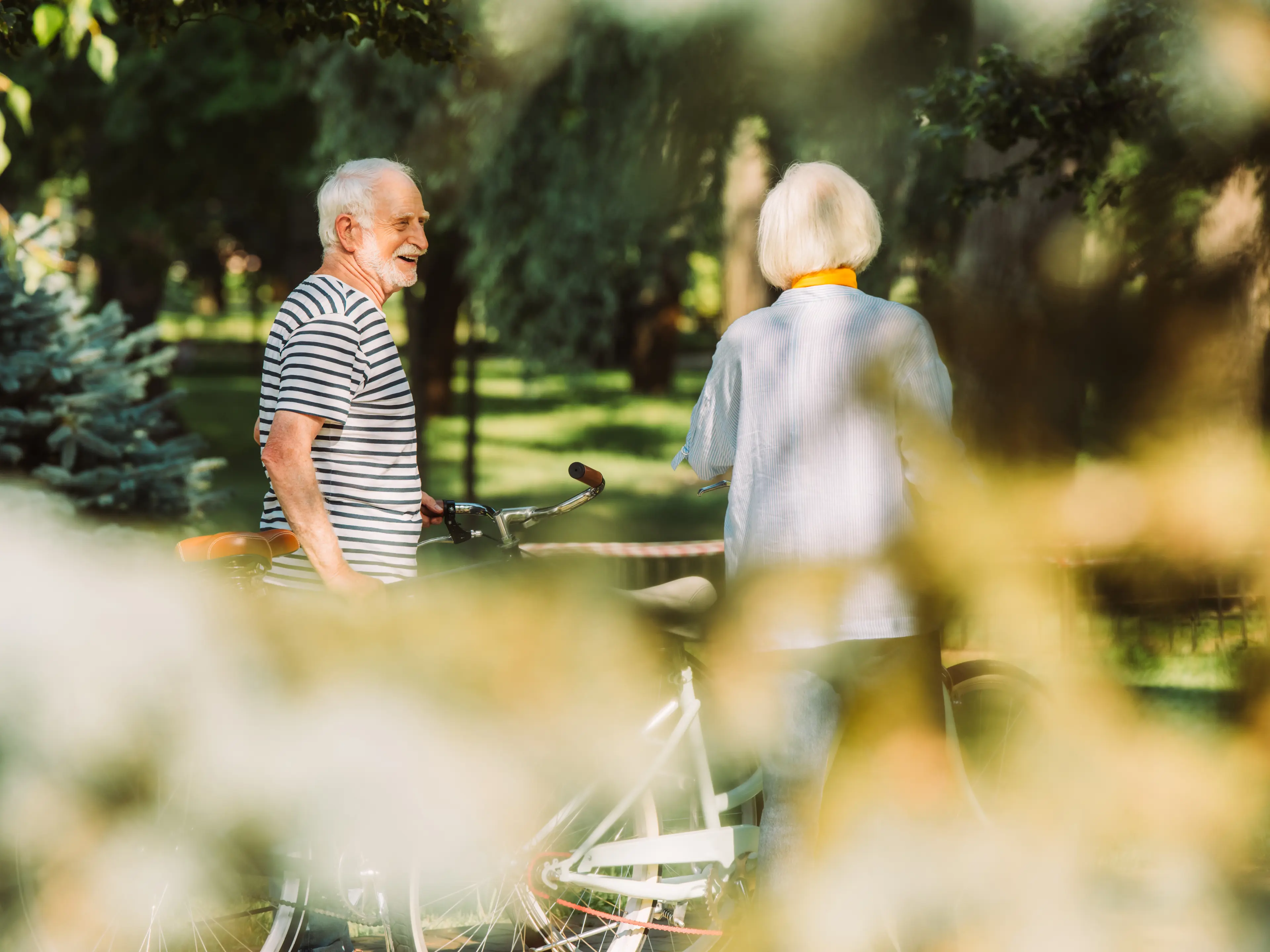to-personer-i-naturen